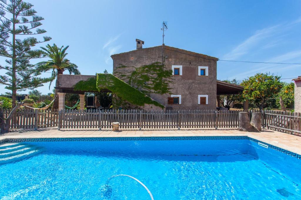 The swimming pool at or close to Sa Volta Nova