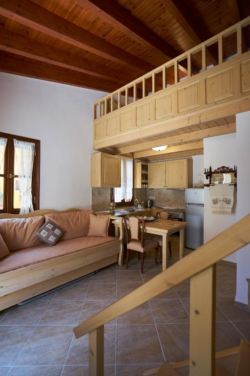 Kaminos Boutique Hotel - 4