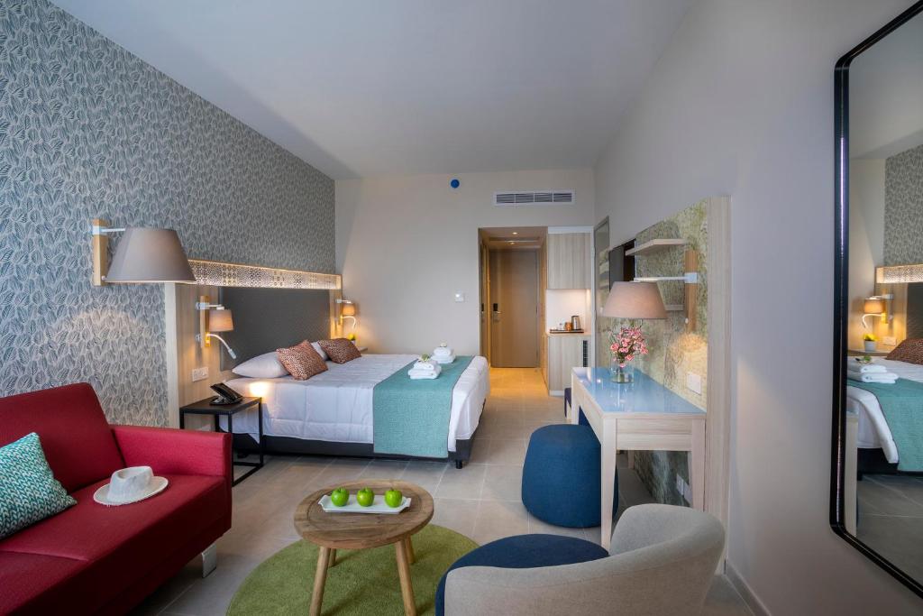 Leonardo Laura Beach & Splash Resort - 