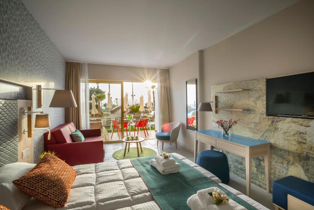 Leonardo Laura Beach & Splash Resort - 
