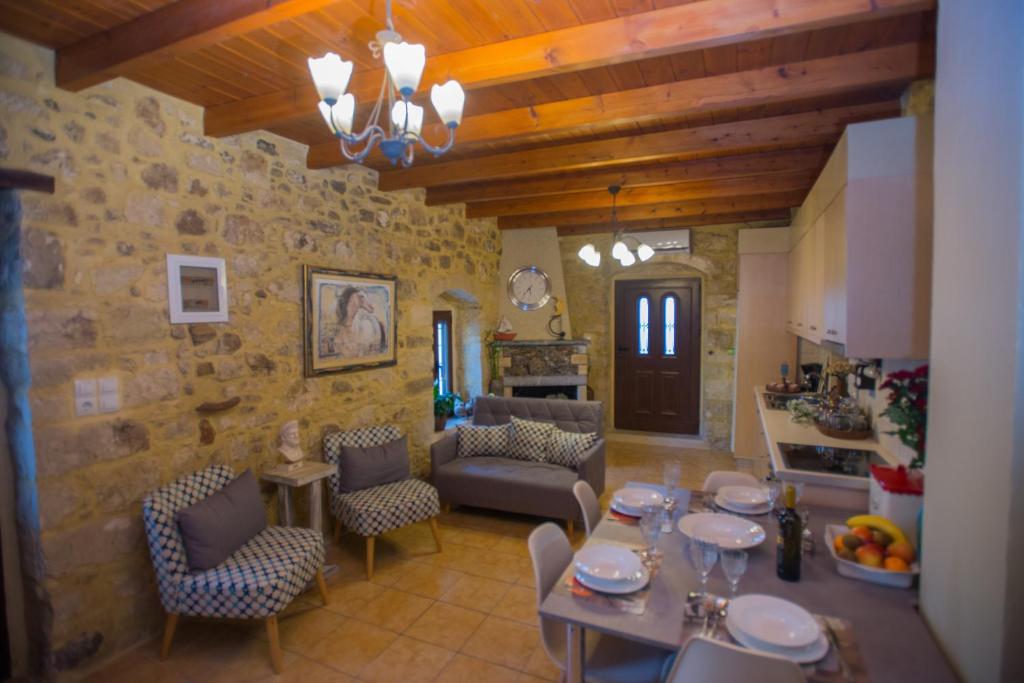 Część wypoczynkowa w obiekcie Villa Kamelia-Renovated old house-South Crete