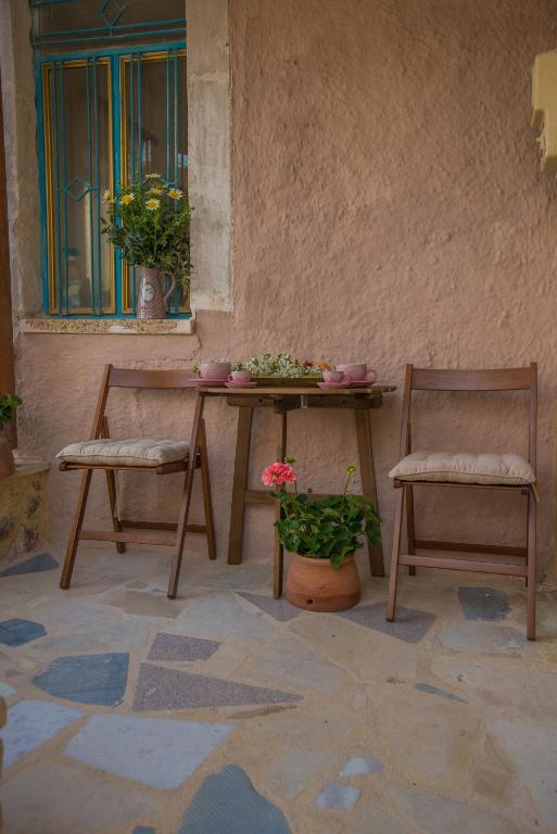 Zdjęcie z galerii obiektu Villa Kamelia-Renovated old house-South Crete w mieście Galiá