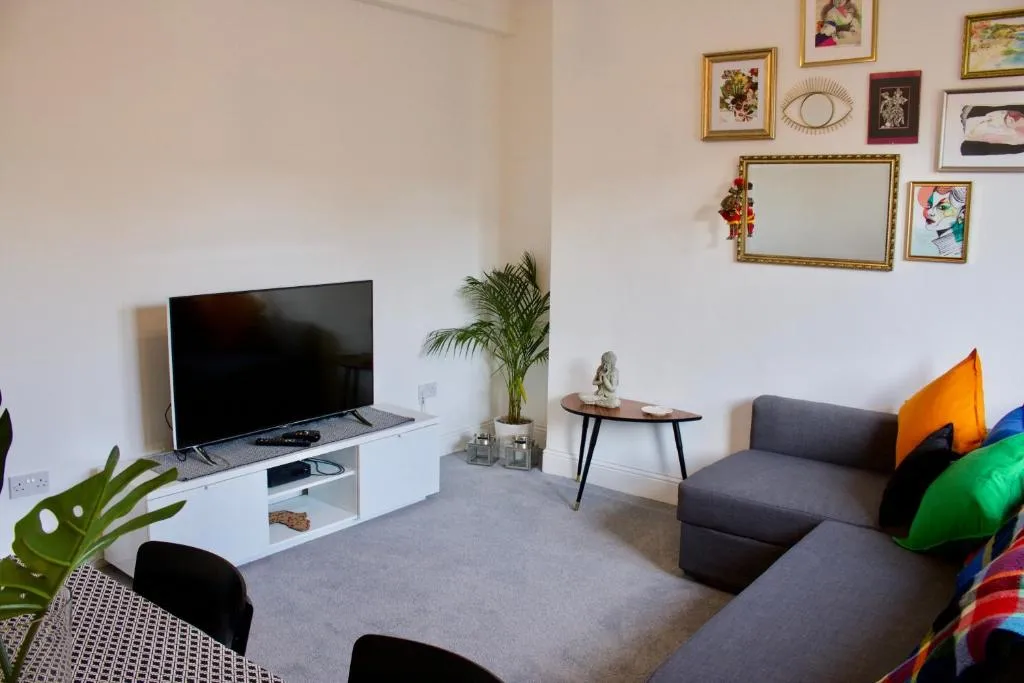 Bright 2 Bedroom Apartment Near Murrayfield, Edinburgh, United Kingdom