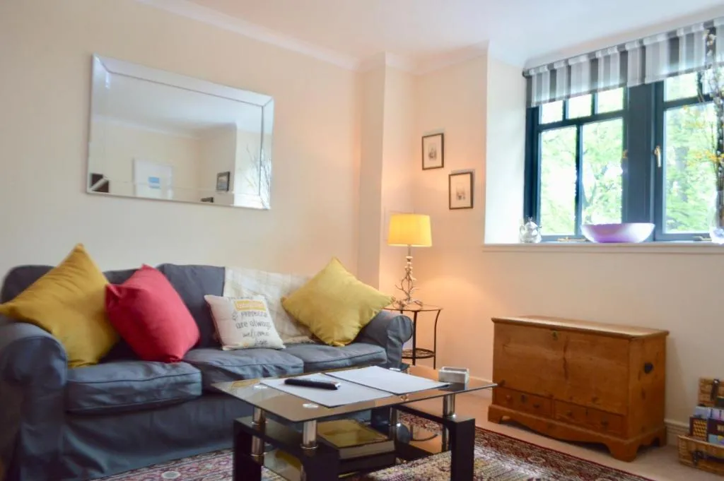 2 Bedroom Apartment In Converted Church, Edinburgh, United Kingdom