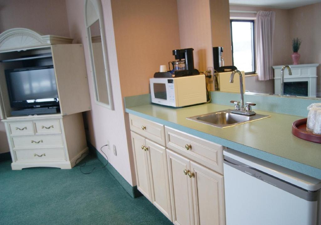 Meadow Court Inn - Ithaca photo
