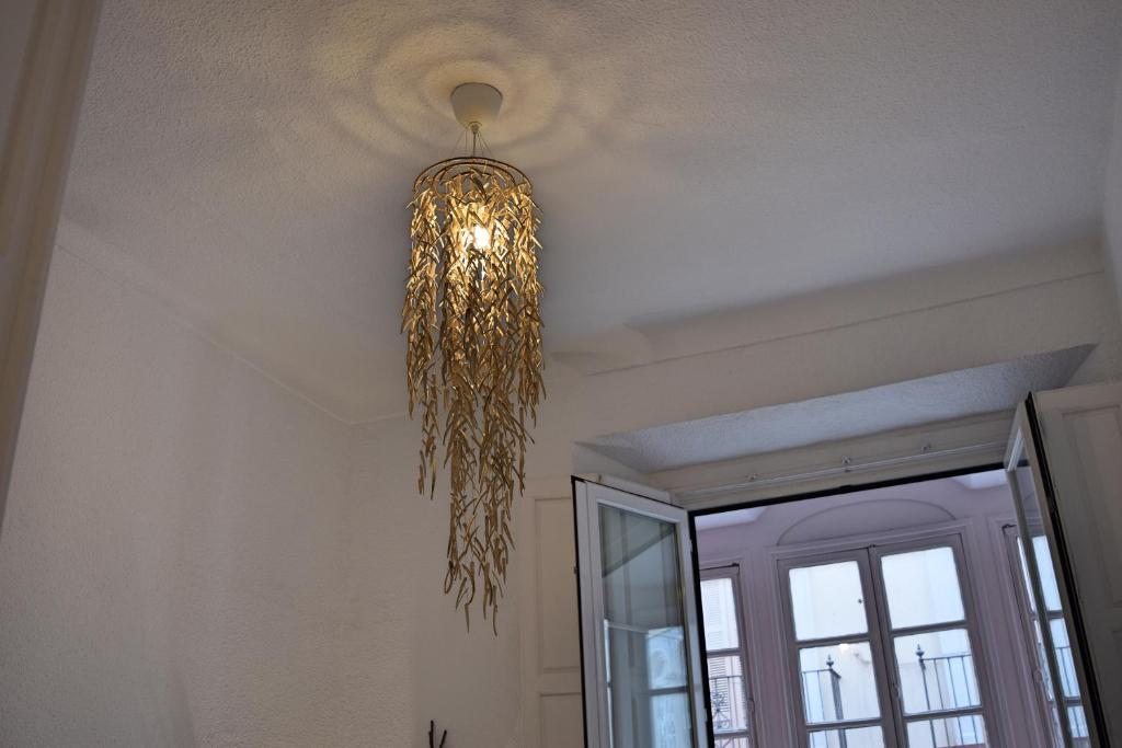 Bruno S Home Old Town Málaga Updated 2022 Bruno S Home Old Town Málaga, Ceiling Medallion To Chandelier Ratio