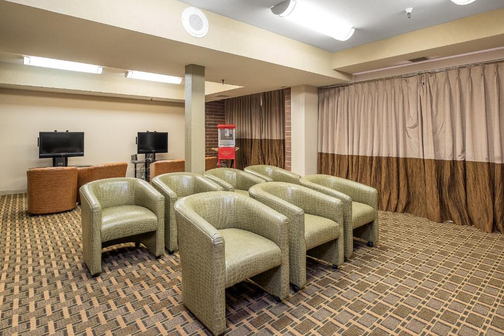 TV a/nebo společenská místnost v ubytování Park Plaza Resort, Ascend Hotel Collection