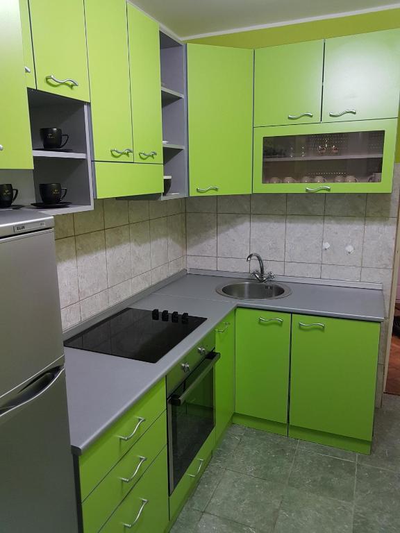 Kuhinja ili čajna kuhinja u objektu Apartment Centar Deluxe