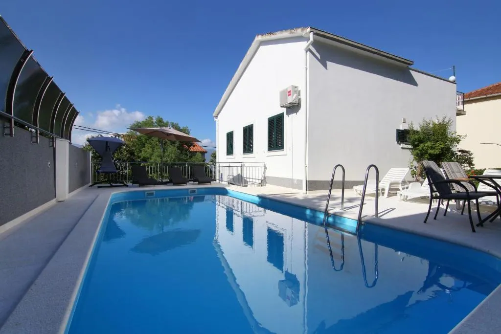 Luxury House with Pool, Centola, Croatia