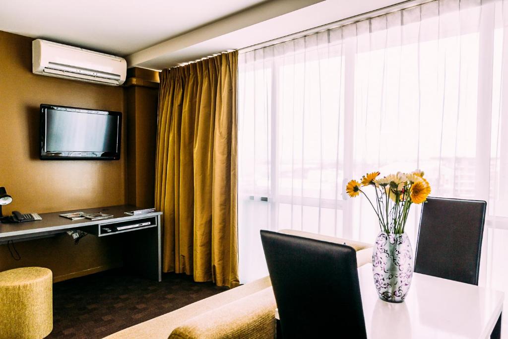 The Quadrant Hotel & Suites