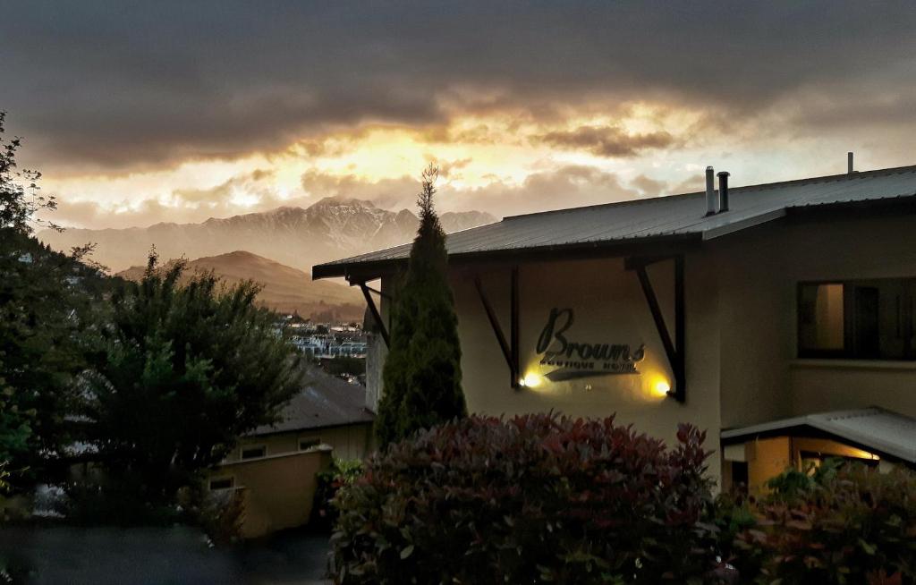 Browns Boutique Hotel - Resim 23