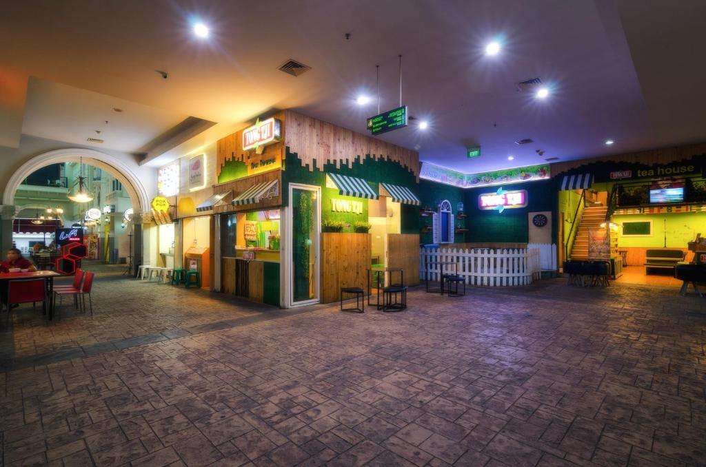 Restaurace v ubytování The Square Surabaya Hotel