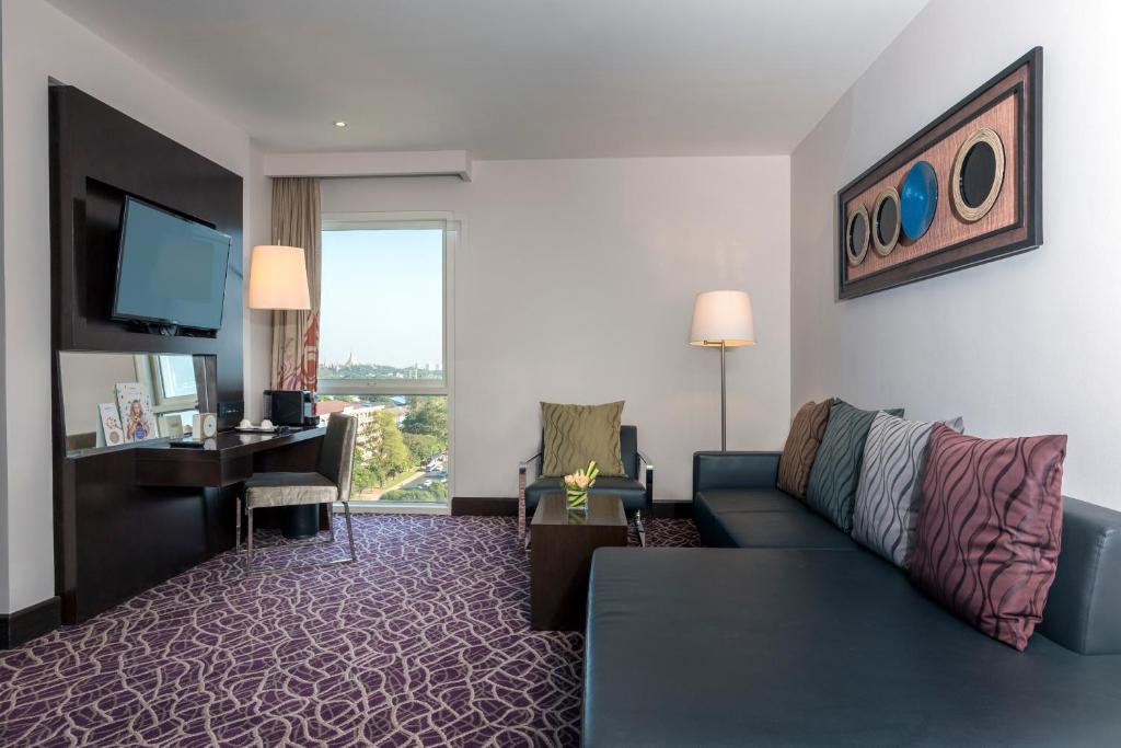 Novotel Yangon Max - 行政豪华套房与浴缸