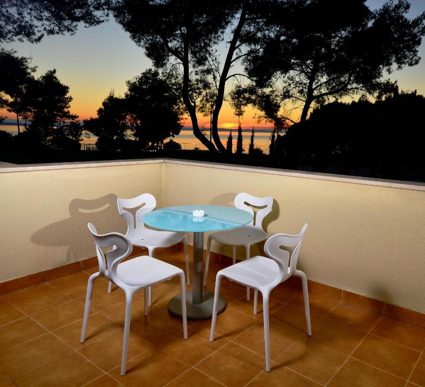 Sunset Apartments – Photos 1