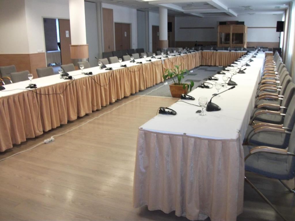 Zaplecze biznesowe lub konferencyjne w obiekcie Hotel Famulus