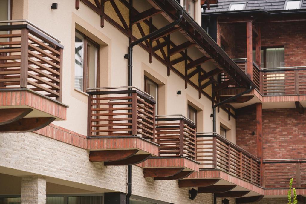 Balkón nebo terasa v ubytování Village Resort Hanuliak