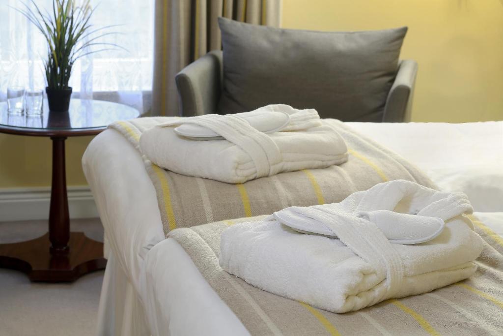 Postel nebo postele na pokoji v ubytování Best Western Plus Dunfermline Crossford Keavil House Hotel