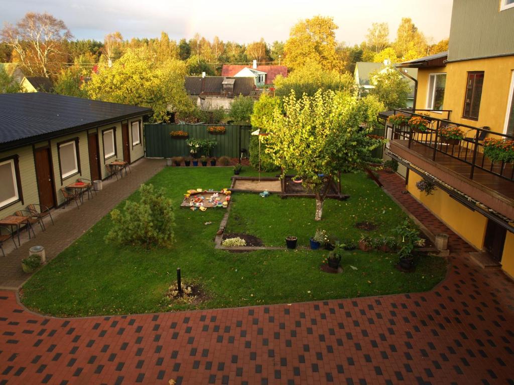 an aerial view of a backyard with a garden at Guesthouse Männiku in Pärnu