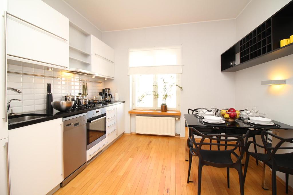 Tallinn City Apartments - Old Town - One-Bedroom Apartment With Views - Niguliste 1