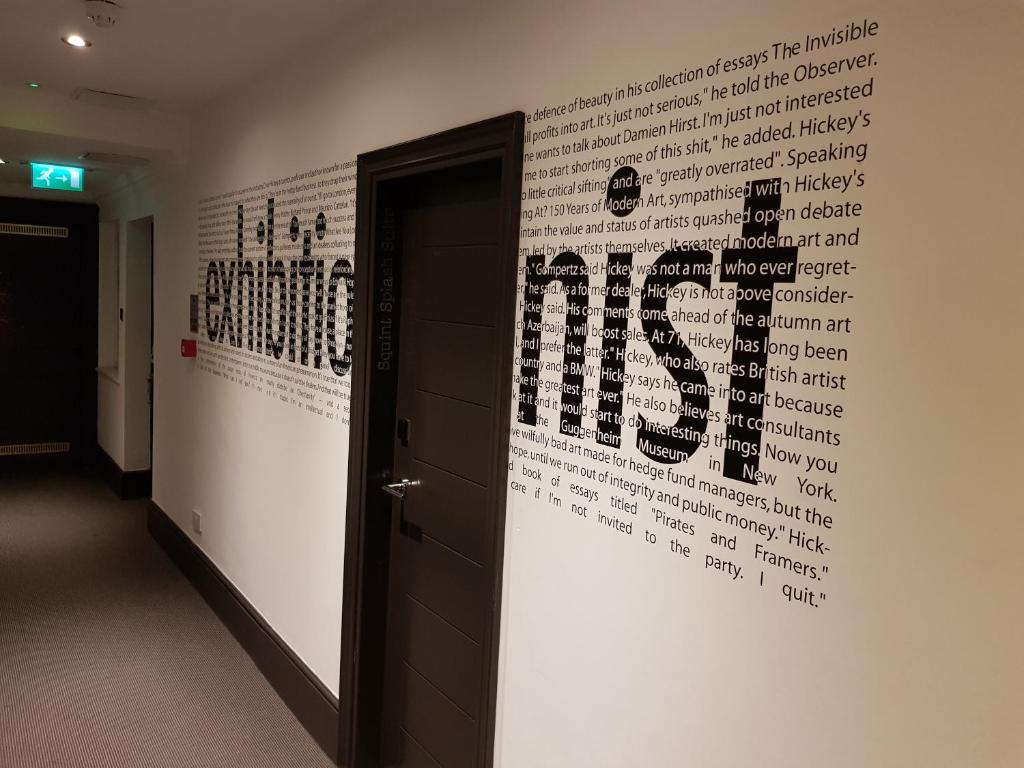 The Exhibitionist Hotel - Resim 41