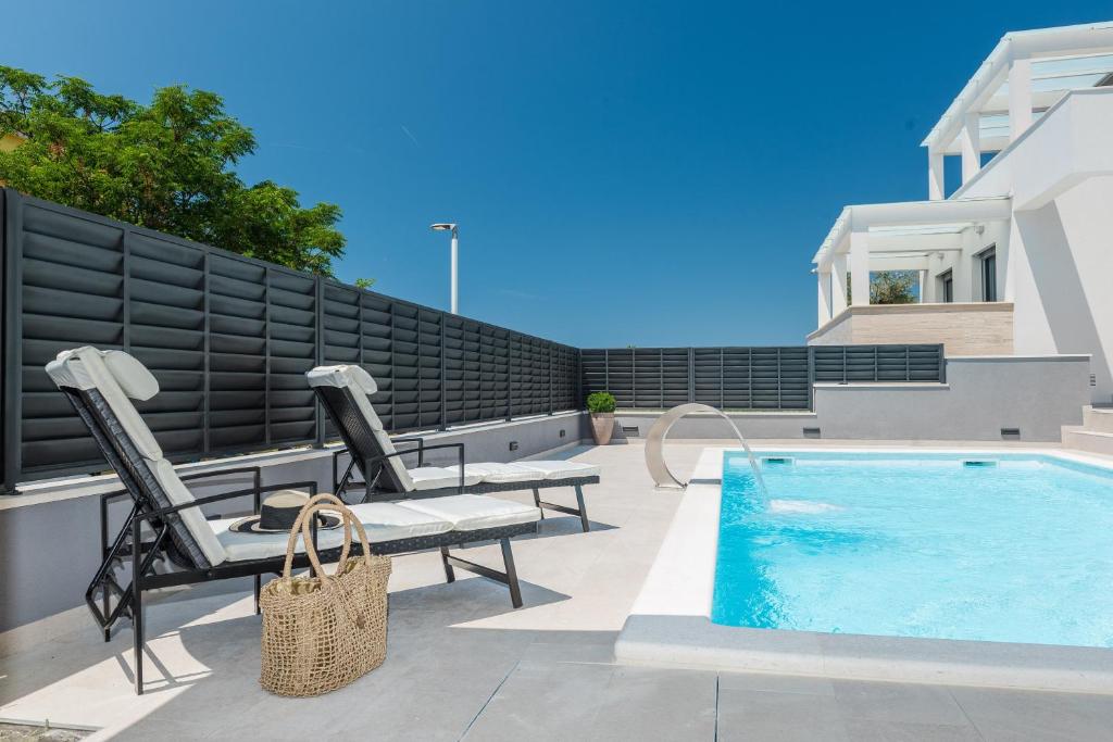 Basen w obiekcie Villa Franica Zadar lub w pobliżu