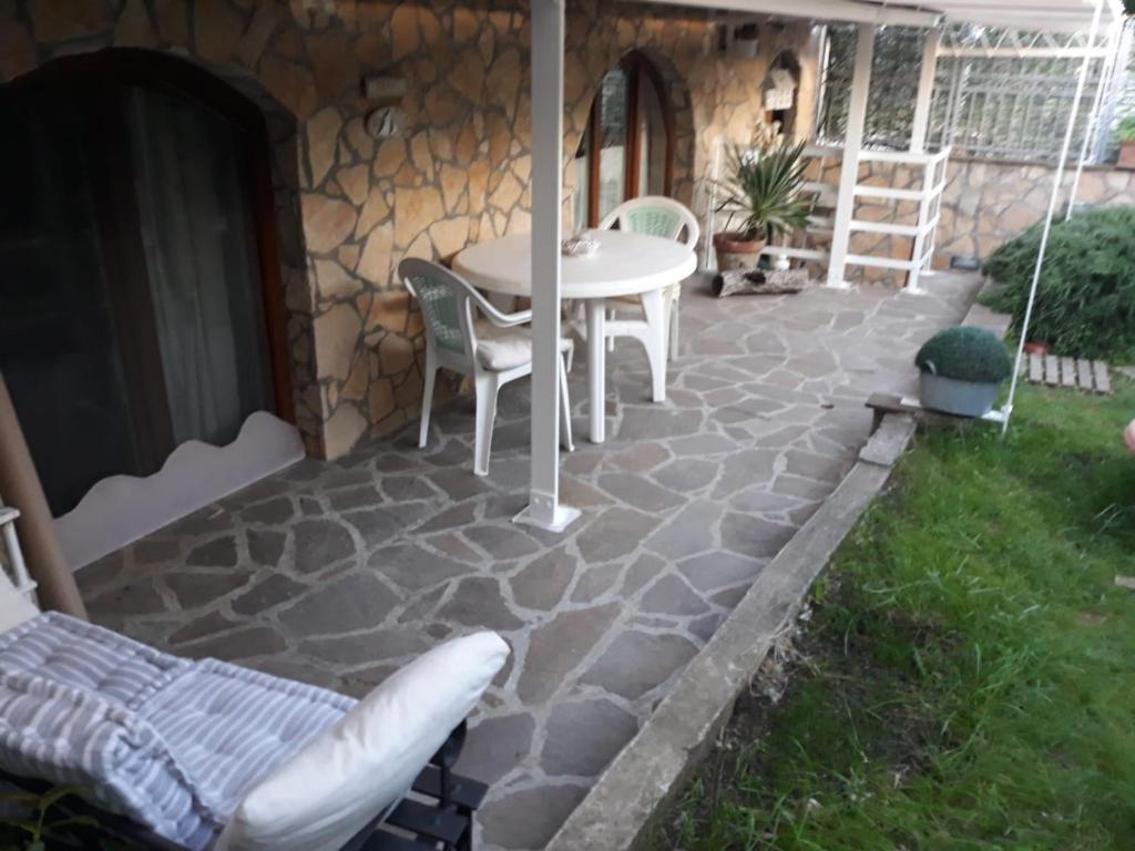 Vonkajšia záhrada v ubytovaní Casa in collina "la farfalla"