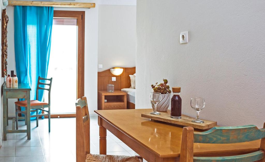 Arodamos Studios & Apts - 17