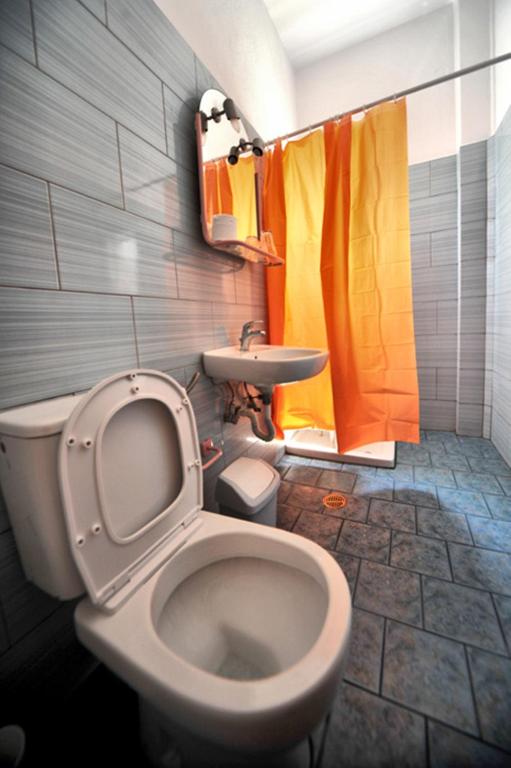 A bathroom at Hotel Jason