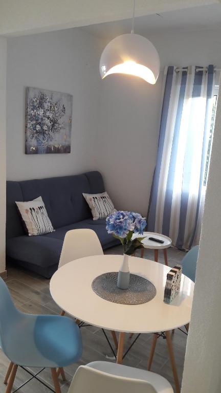 Posedenie v ubytovaní Apartments Villa Antony