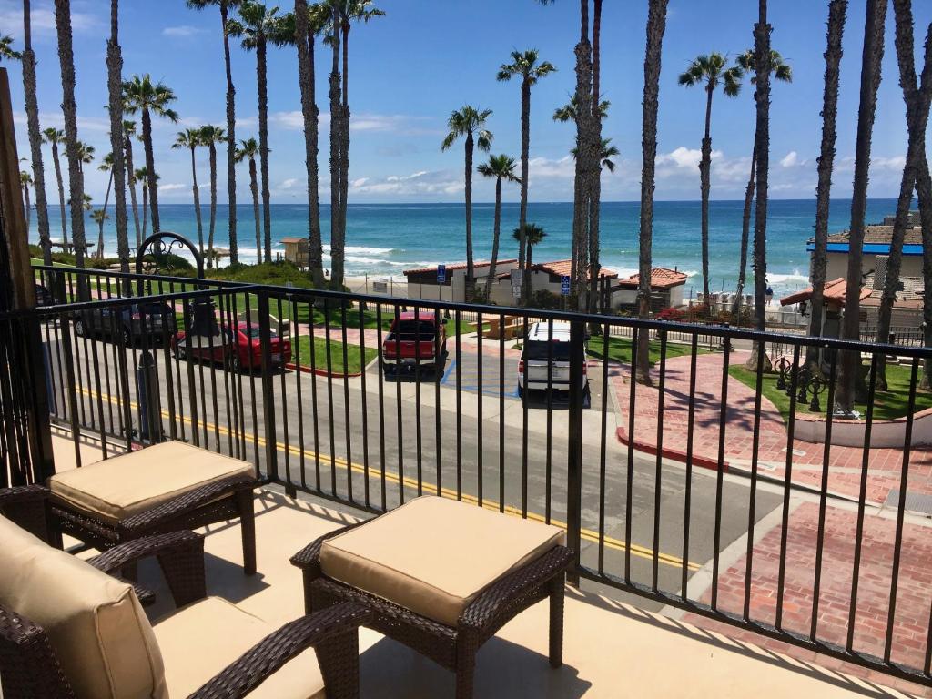 Sea Horse Resort - Deluxe Queen Suite Met Twee Queensize Bedden - Ocean Front