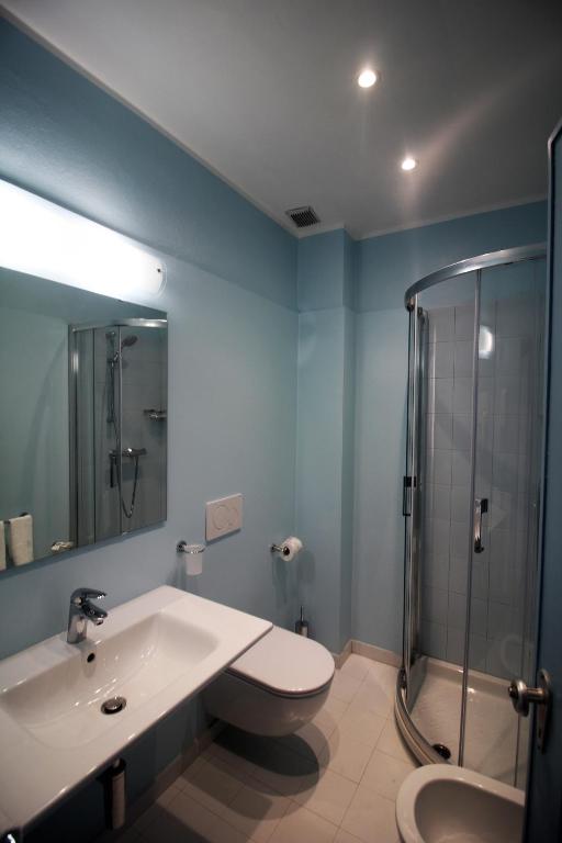 A bathroom at Hotel Marelba