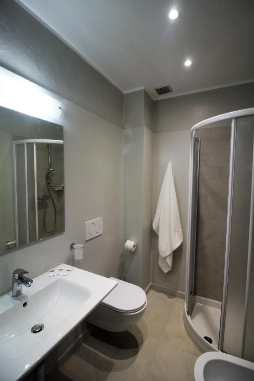A bathroom at Hotel Marelba