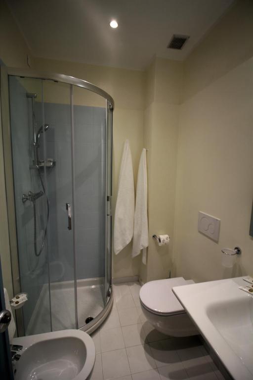 A bathroom at Hotel Marelba
