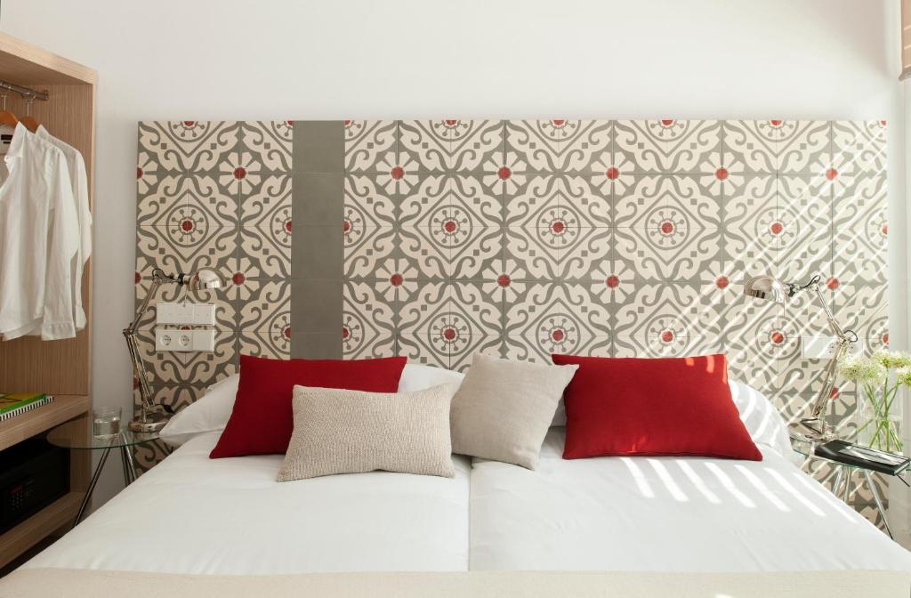 
Two-Bedroom Apartment with 2 Bathrooms 
