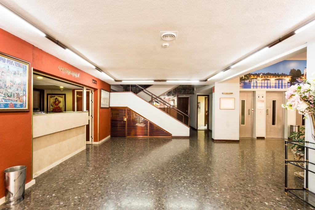 Vstupní hala nebo recepce v ubytování Apartamentos Resitur