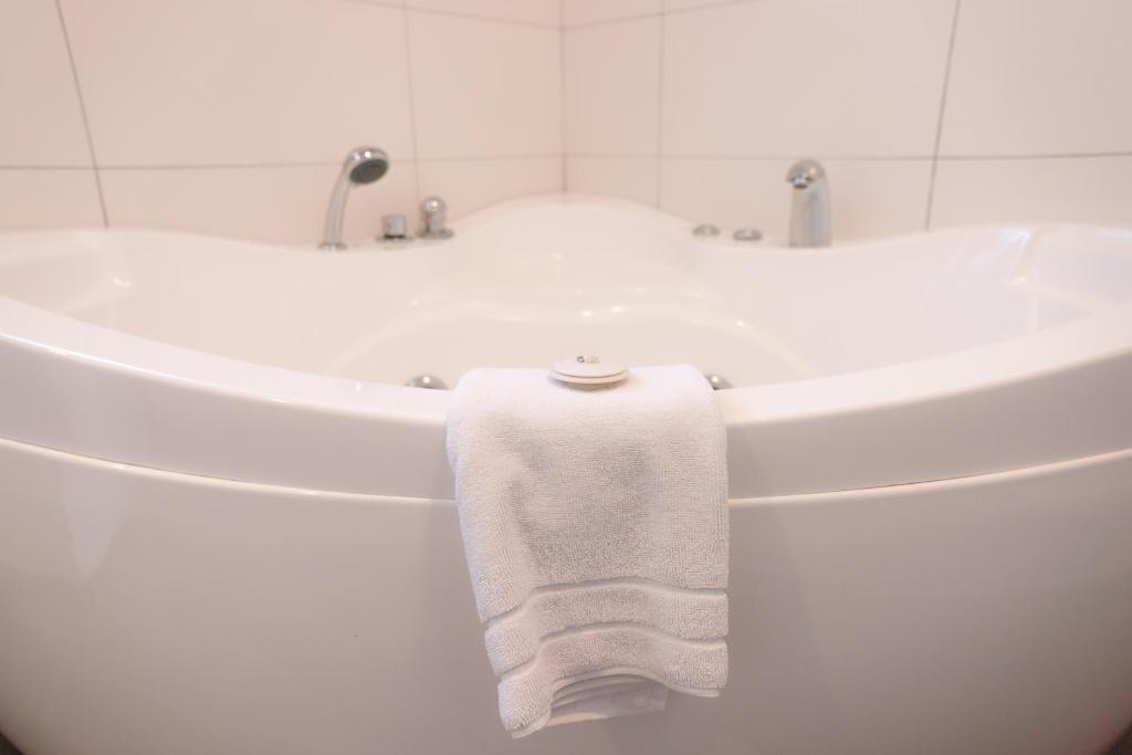 Airport Manor Inn - Resim 17