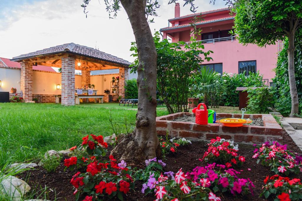Giardino di Apartment Old Cottage