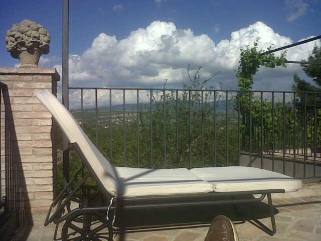 A balcony or terrace at Gli Appartamenti Di Torre Bertona