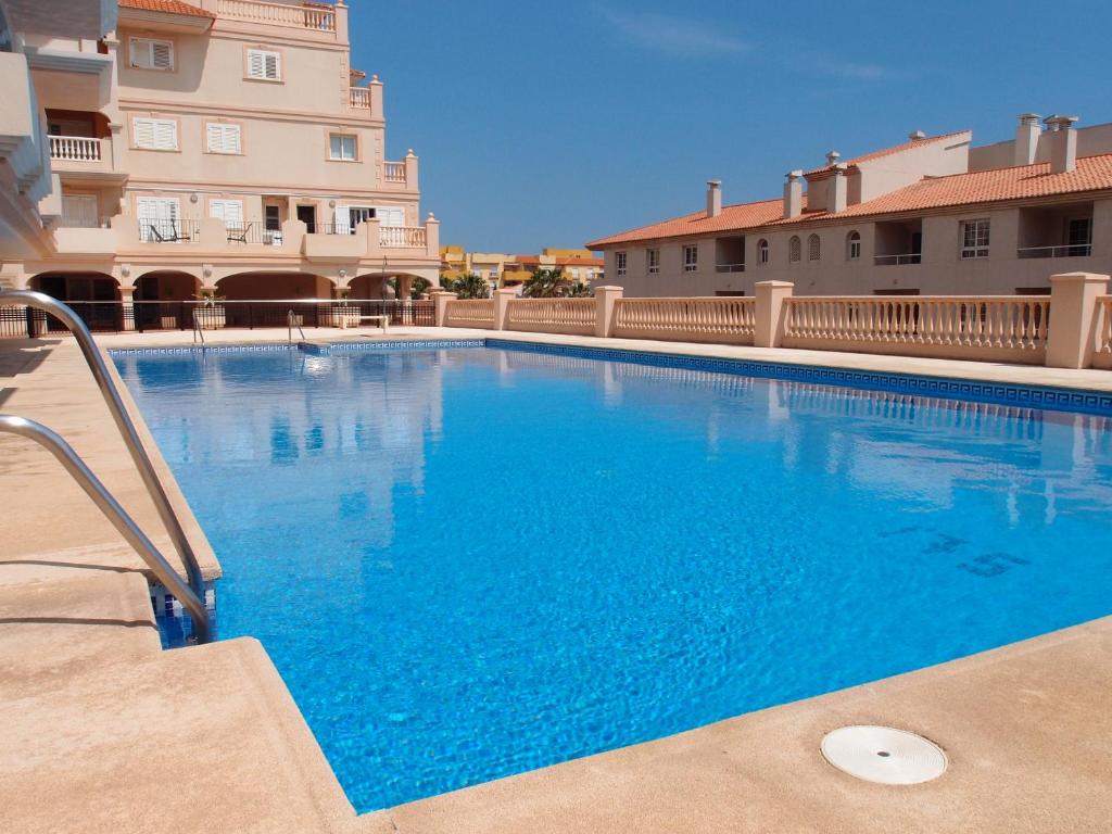 Bazén v ubytování Luxury apartment in central Almerimar with Free Secure Parking nebo v jeho okolí