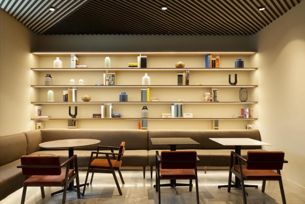 ICON Embassy - Resim 45