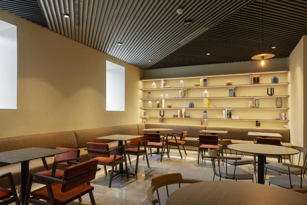 ICON Embassy - Resim 27