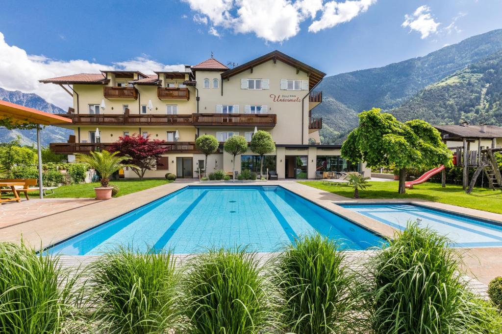 Bazén v ubytování Hotel Untermelz nebo v jeho okolí