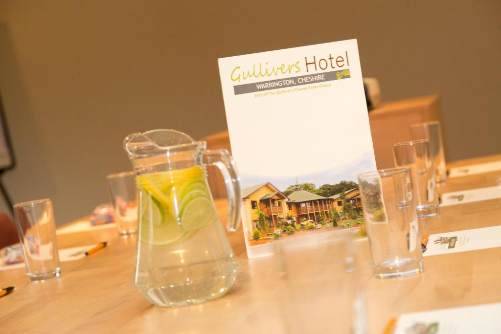 Nápoje v ubytování The Gulliver's Hotel