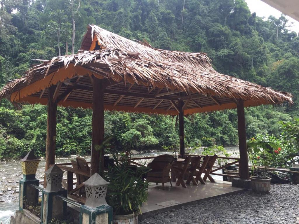 Zahrada ubytování Indra Valley Inn Bukit Lawang
