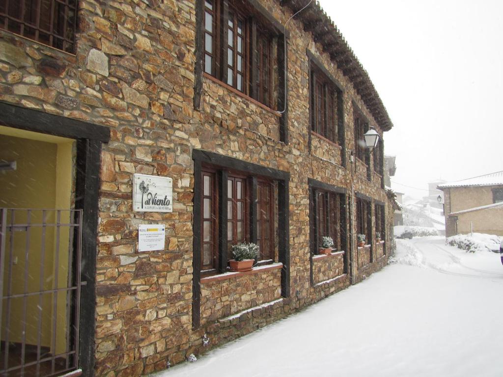 Al Viento, Alojamiento & Turismo Rural Prádena del Rincón during the winter