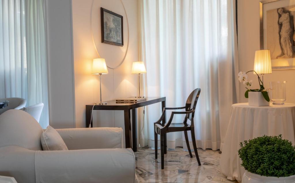 Posezení v ubytování Hotel Plaza Esplanade