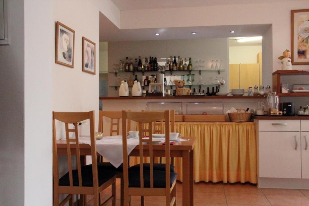 Kuchyň nebo kuchyňský kout v ubytování Hotel Deisterblick