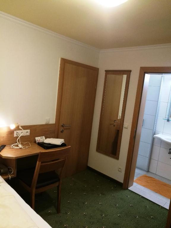 Postel nebo postele na pokoji v ubytování Landgasthof Hubertusstubn