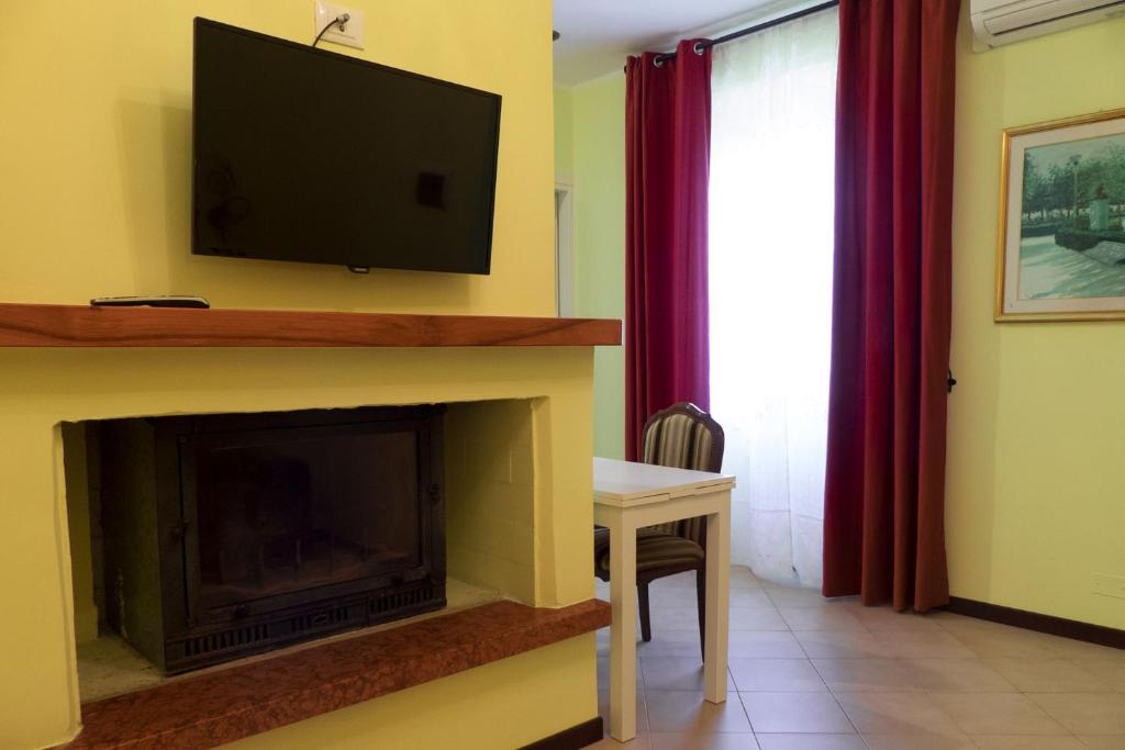 Telewizja i/lub zestaw kina domowego w obiekcie Villa Montotto