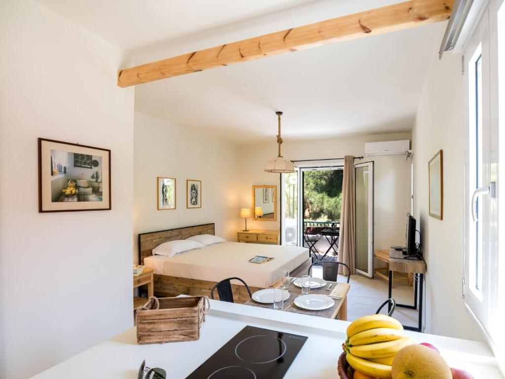 Casa Buganvilla - Studio Apartment With Double Bed And Mountain View